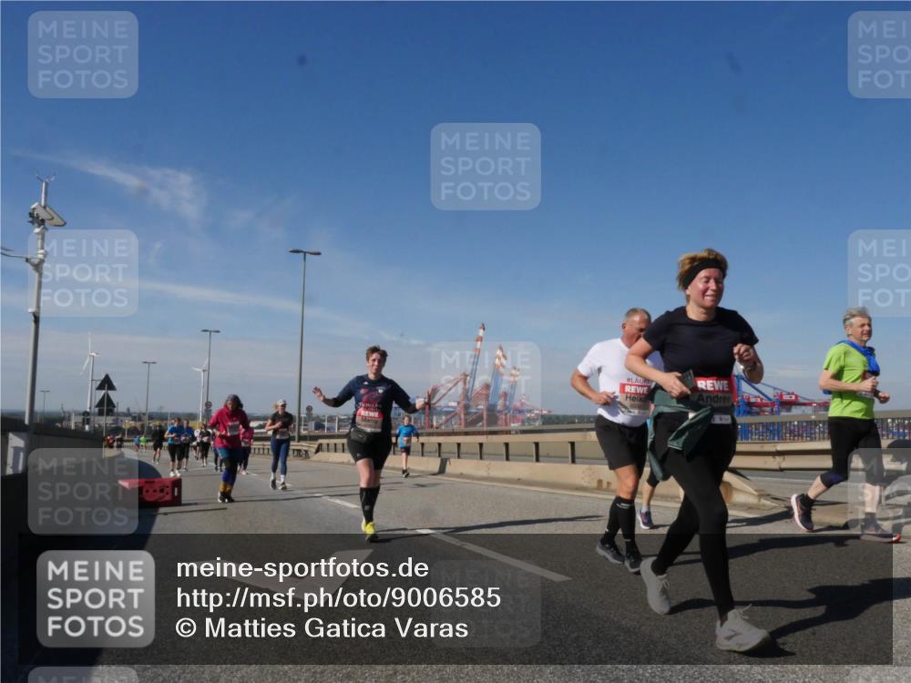 03.10.2025 - Köhlbrandbrückenlauf Matties Gatica Varas http://msf.ph/oto/9006585 03.10.2025 13:01:42 Position 2  meine-sportfotos.de