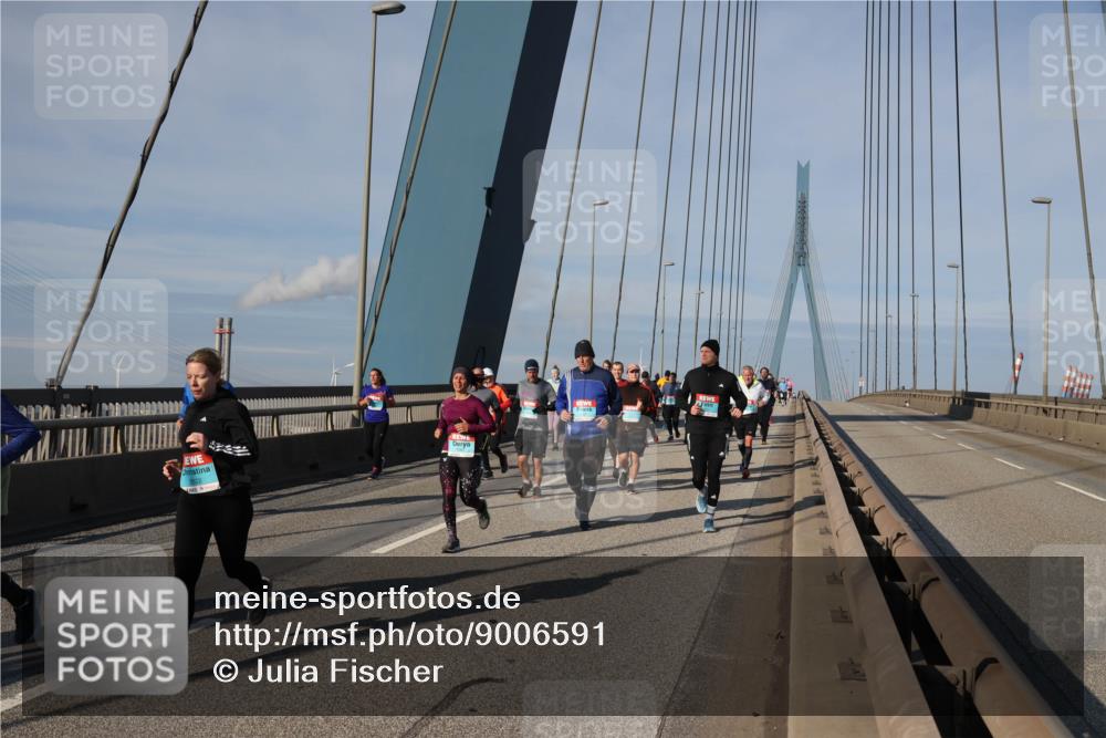 03.10.2025 - Köhlbrandbrückenlauf Julia Fischer http://msf.ph/oto/9006591 03.10.2025 09:56:36 Position 2  meine-sportfotos.de
