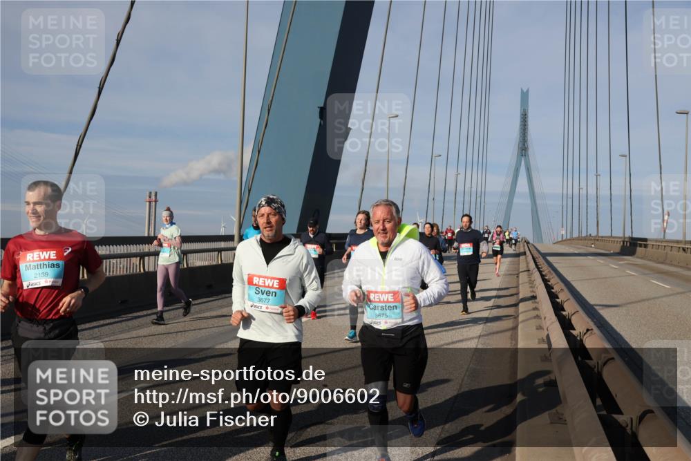 03.10.2025 - Köhlbrandbrückenlauf Julia Fischer http://msf.ph/oto/9006602 03.10.2025 09:56:41 Position 2 2139, 3677, 3675 meine-sportfotos.de
