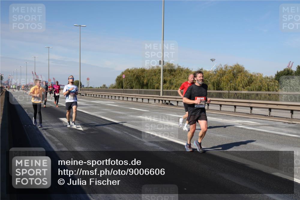 03.10.2025 - Köhlbrandbrückenlauf Julia Fischer http://msf.ph/oto/9006606 03.10.2025 12:44:38 Position 3  meine-sportfotos.de