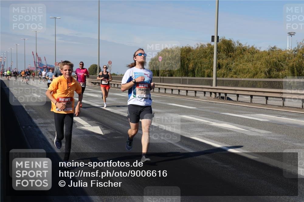 03.10.2025 - Köhlbrandbrückenlauf Julia Fischer http://msf.ph/oto/9006616 03.10.2025 12:44:39 Position 3 6122 meine-sportfotos.de
