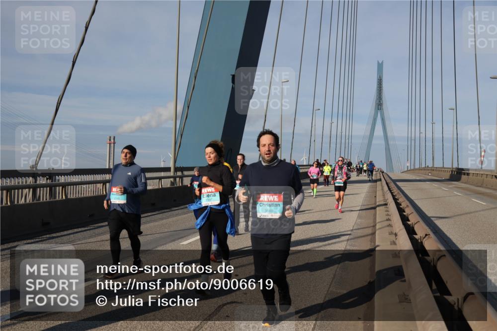 03.10.2025 - Köhlbrandbrückenlauf Julia Fischer http://msf.ph/oto/9006619 03.10.2025 09:56:44 Position 2 2140, 1147, 3669 meine-sportfotos.de