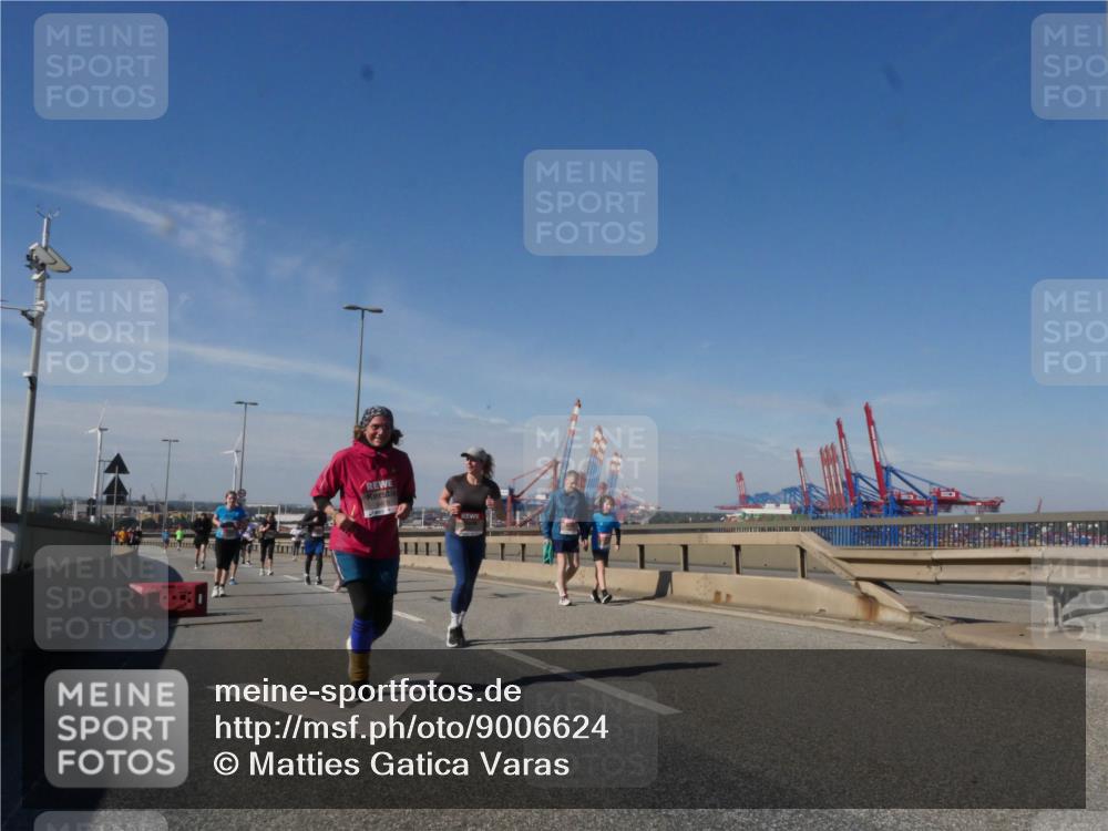 03.10.2025 - Köhlbrandbrückenlauf Matties Gatica Varas http://msf.ph/oto/9006624 03.10.2025 13:01:45 Position 2  meine-sportfotos.de
