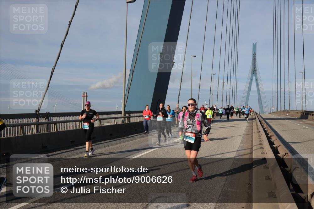 03.10.2025 - Köhlbrandbrückenlauf Julia Fischer http://msf.ph/oto/9006626 03.10.2025 09:56:47 Position 2  meine-sportfotos.de
