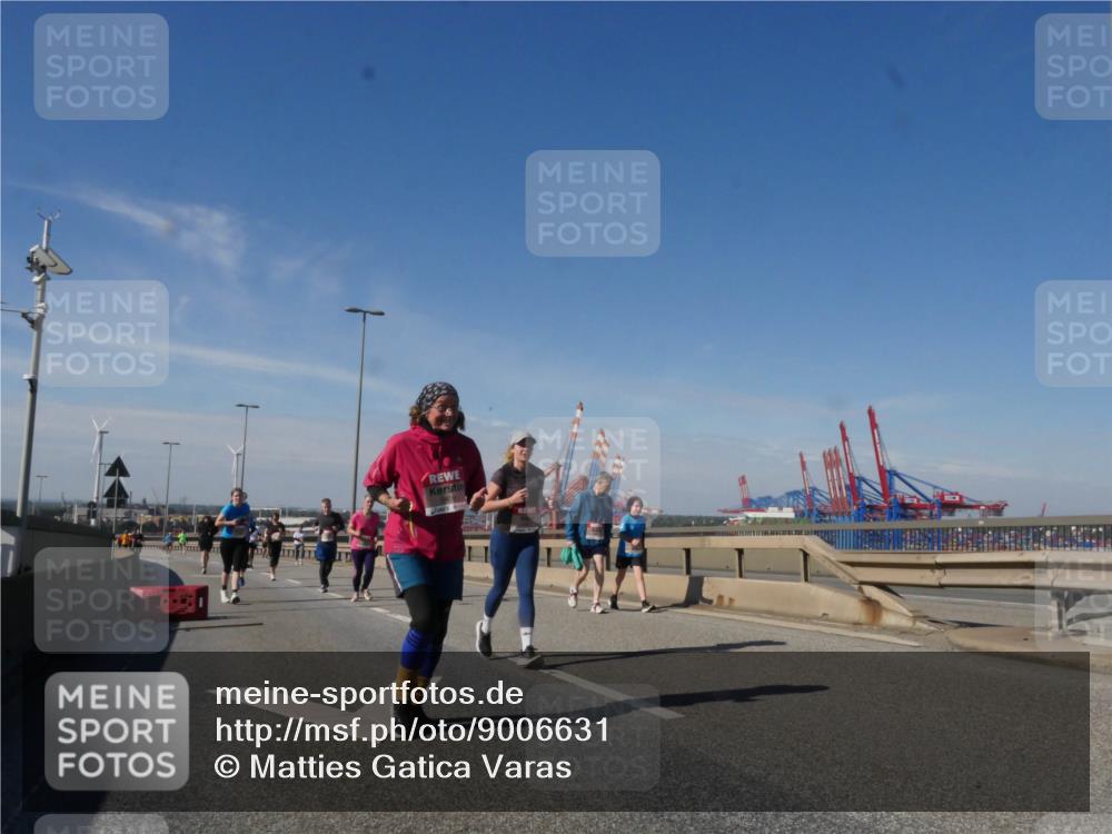 03.10.2025 - Köhlbrandbrückenlauf Matties Gatica Varas http://msf.ph/oto/9006631 03.10.2025 13:01:46 Position 2  meine-sportfotos.de
