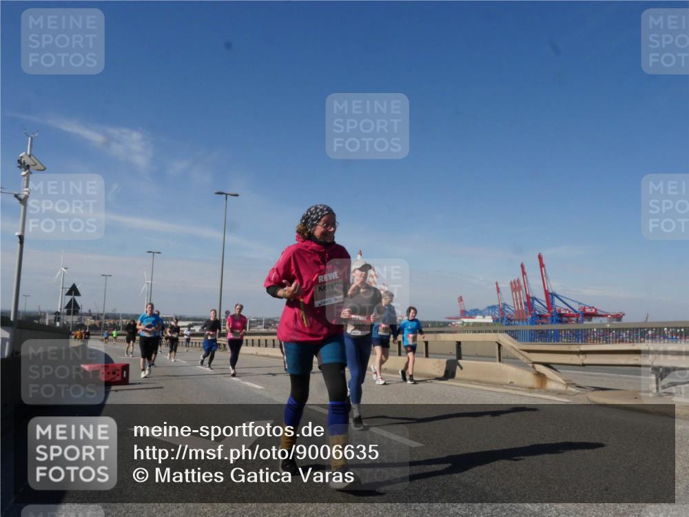 03.10.2025 - Köhlbrandbrückenlauf Matties Gatica Varas http://msf.ph/oto/9006635 03.10.2025 13:01:46 Position 2 5409 meine-sportfotos.de