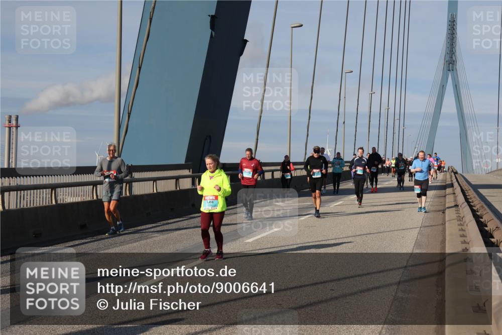 03.10.2025 - Köhlbrandbrückenlauf Julia Fischer http://msf.ph/oto/9006641 03.10.2025 09:56:52 Position 2  meine-sportfotos.de