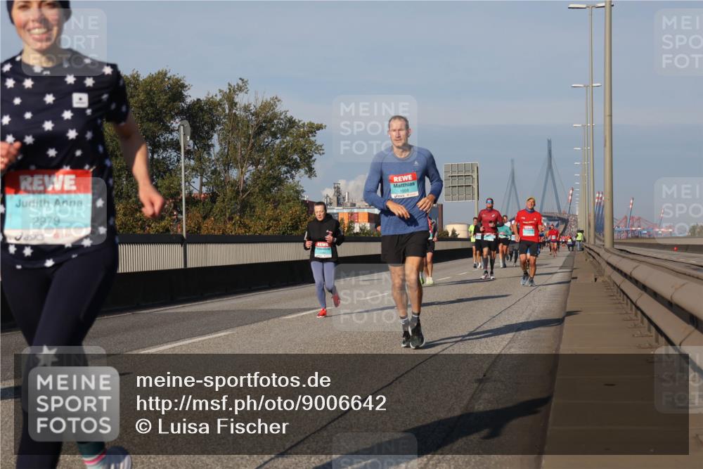 03.10.2025 - Köhlbrandbrückenlauf Luisa Fischer http://msf.ph/oto/9006642 03.10.2025 10:48:25 Position 3 2979 meine-sportfotos.de