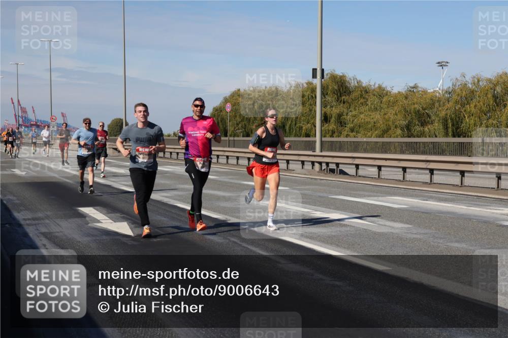03.10.2025 - Köhlbrandbrückenlauf Julia Fischer http://msf.ph/oto/9006643 03.10.2025 12:44:42 Position 3  meine-sportfotos.de