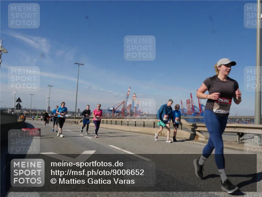 03.10.2025 - Köhlbrandbrückenlauf Matties Gatica Varas http://msf.ph/oto/9006652 03.10.2025 13:01:48 Position 2 5867 meine-sportfotos.de