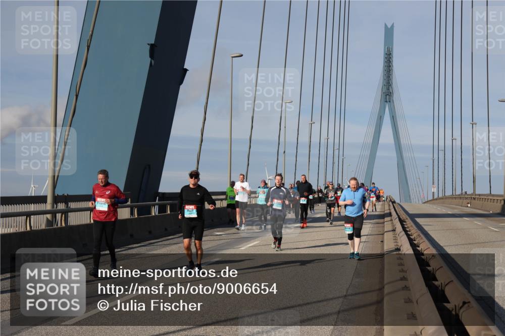 03.10.2025 - Köhlbrandbrückenlauf Julia Fischer http://msf.ph/oto/9006654 03.10.2025 09:56:54 Position 2  meine-sportfotos.de