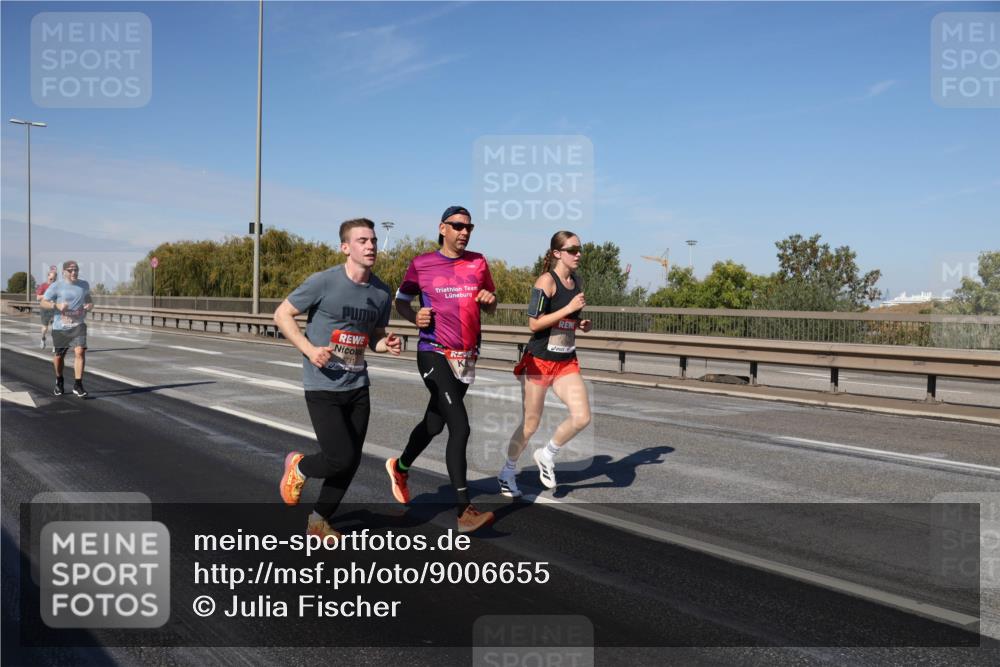 03.10.2025 - Köhlbrandbrückenlauf Julia Fischer http://msf.ph/oto/9006655 03.10.2025 12:44:44 Position 3  meine-sportfotos.de
