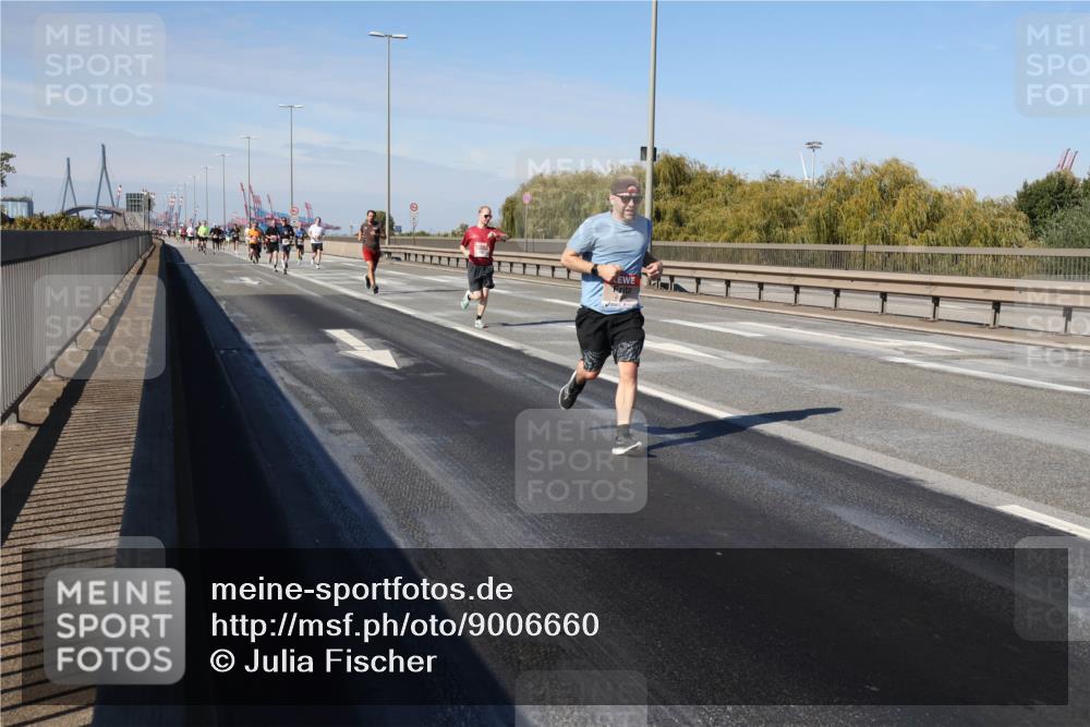 03.10.2025 - Köhlbrandbrückenlauf Julia Fischer http://msf.ph/oto/9006660 03.10.2025 12:44:46 Position 3  meine-sportfotos.de
