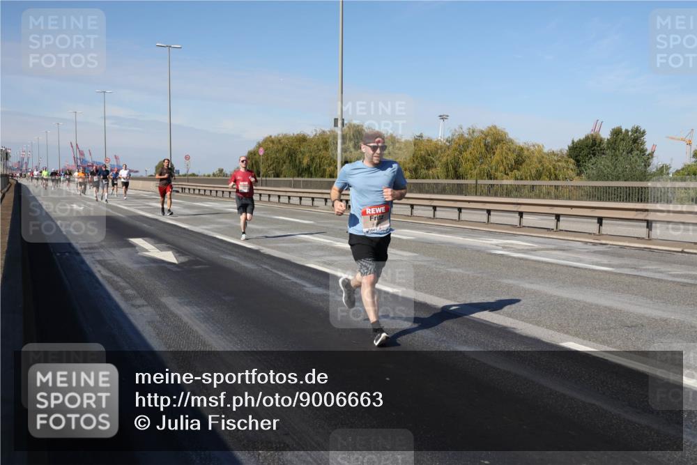 03.10.2025 - Köhlbrandbrückenlauf Julia Fischer http://msf.ph/oto/9006663 03.10.2025 12:44:46 Position 3  meine-sportfotos.de