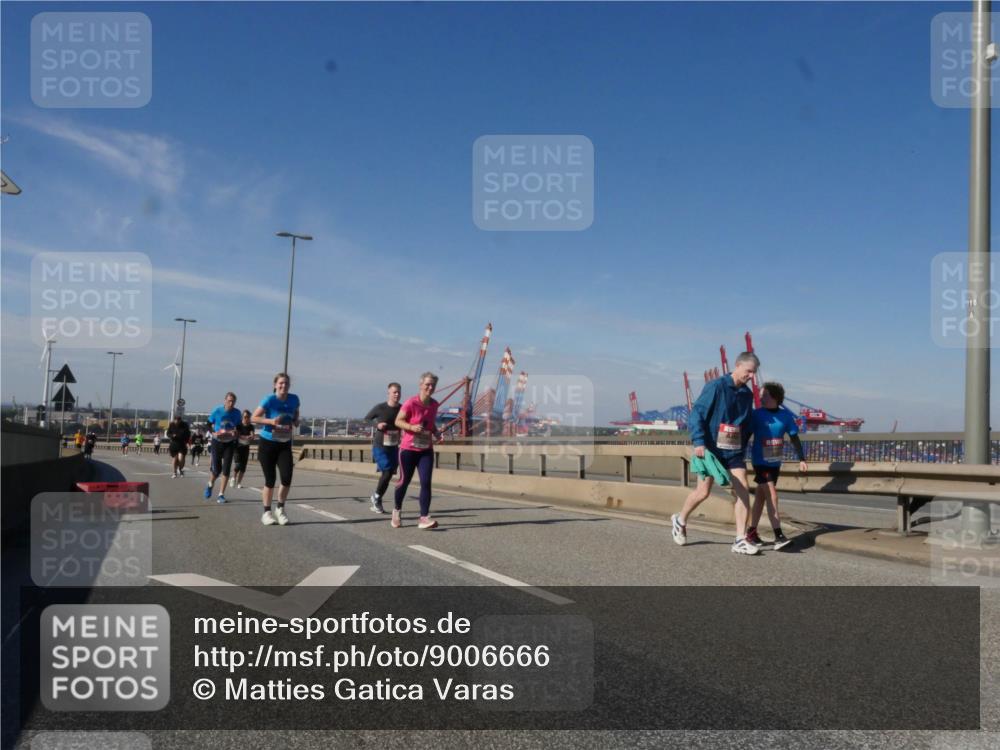 03.10.2025 - Köhlbrandbrückenlauf Matties Gatica Varas http://msf.ph/oto/9006666 03.10.2025 13:01:49 Position 2 118 meine-sportfotos.de