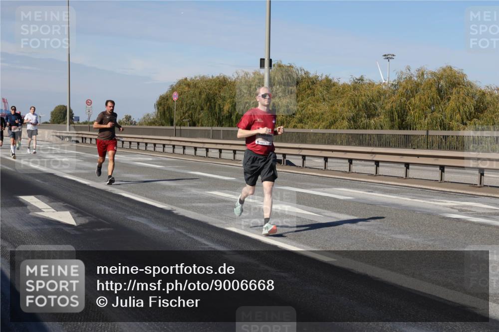 03.10.2025 - Köhlbrandbrückenlauf Julia Fischer http://msf.ph/oto/9006668 03.10.2025 12:44:47 Position 3  meine-sportfotos.de