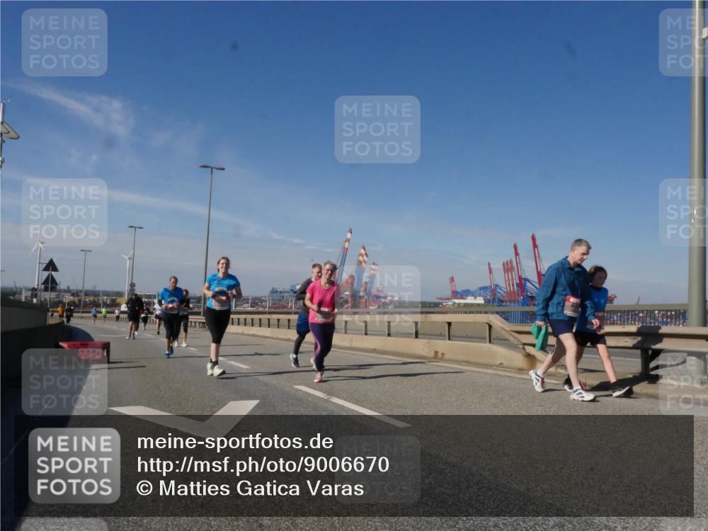 03.10.2025 - Köhlbrandbrückenlauf Matties Gatica Varas http://msf.ph/oto/9006670 03.10.2025 13:01:49 Position 2 118 meine-sportfotos.de