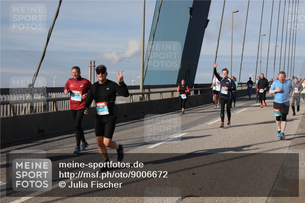 03.10.2025 - Köhlbrandbrückenlauf Julia Fischer http://msf.ph/oto/9006672 03.10.2025 09:56:57 Position 2 1965 meine-sportfotos.de