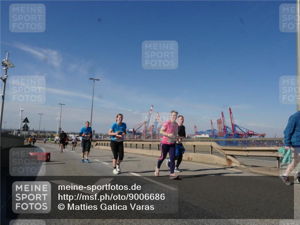 03.10.2025 - Köhlbrandbrückenlauf Matties Gatica Varas http://msf.ph/oto/9006686 03.10.2025 13:01:50 Position 2 118 meine-sportfotos.de