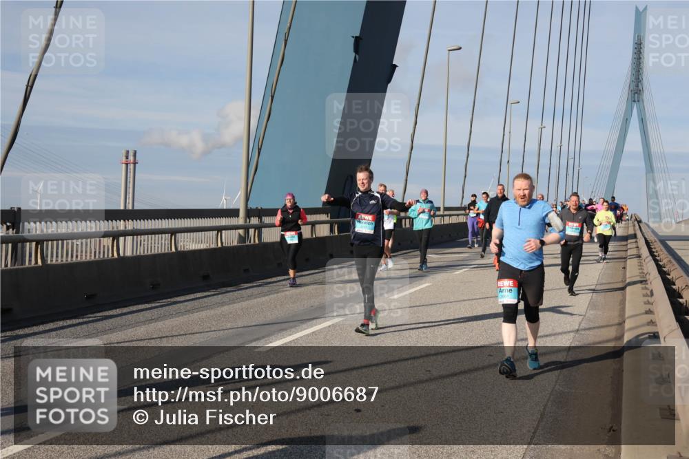 03.10.2025 - Köhlbrandbrückenlauf Julia Fischer http://msf.ph/oto/9006687 03.10.2025 09:56:58 Position 2  meine-sportfotos.de
