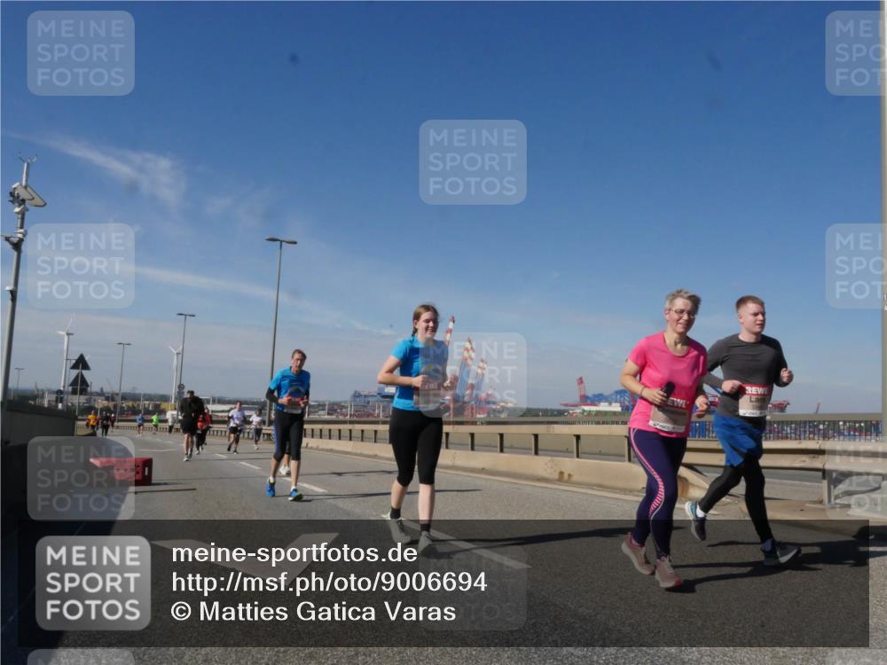03.10.2025 - Köhlbrandbrückenlauf Matties Gatica Varas http://msf.ph/oto/9006694 03.10.2025 13:01:51 Position 2 11111 meine-sportfotos.de