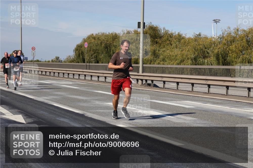 03.10.2025 - Köhlbrandbrückenlauf Julia Fischer http://msf.ph/oto/9006696 03.10.2025 12:44:50 Position 3  meine-sportfotos.de