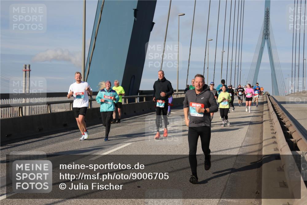 03.10.2025 - Köhlbrandbrückenlauf Julia Fischer http://msf.ph/oto/9006705 03.10.2025 09:57:01 Position 2 230 meine-sportfotos.de