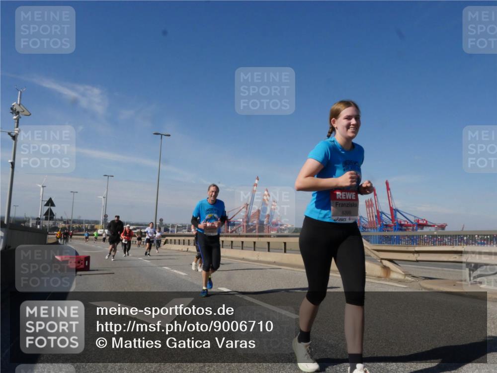 03.10.2025 - Köhlbrandbrückenlauf Matties Gatica Varas http://msf.ph/oto/9006710 03.10.2025 13:01:53 Position 2 6399 meine-sportfotos.de
