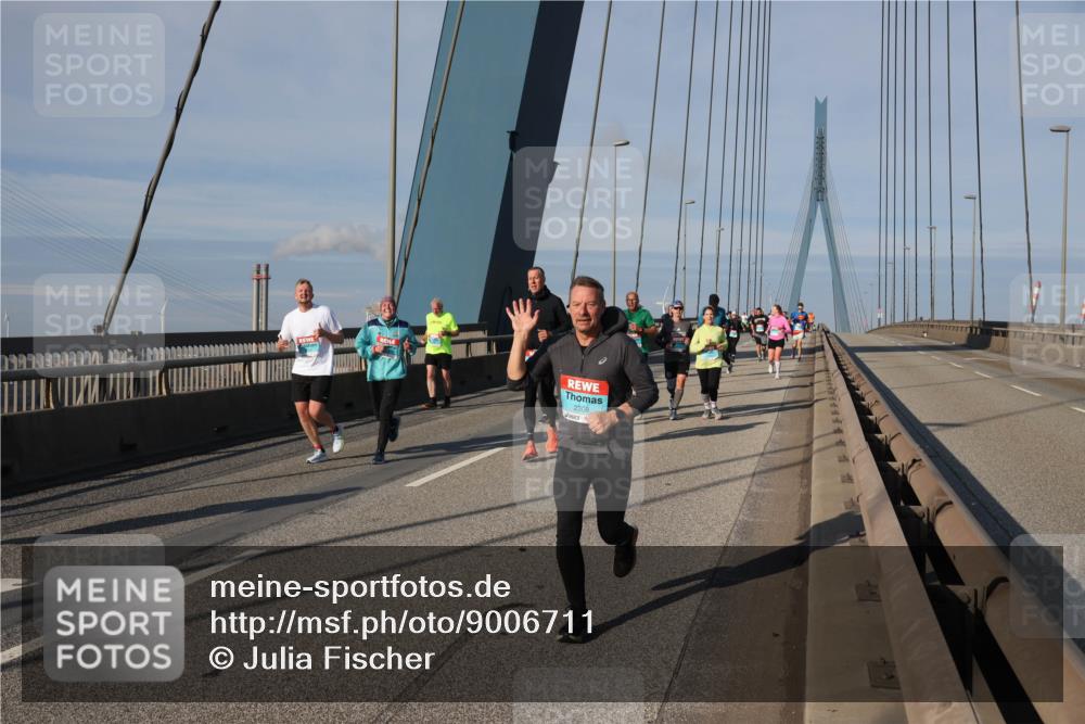 03.10.2025 - Köhlbrandbrückenlauf Julia Fischer http://msf.ph/oto/9006711 03.10.2025 09:57:02 Position 2 2308 meine-sportfotos.de