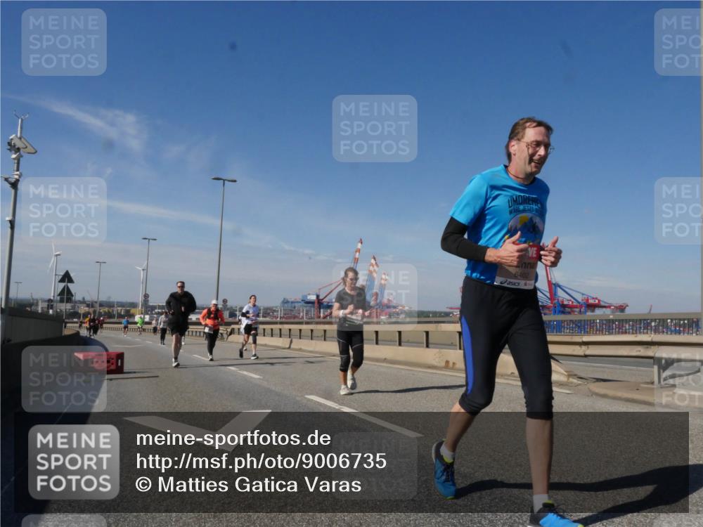 03.10.2025 - Köhlbrandbrückenlauf Matties Gatica Varas http://msf.ph/oto/9006735 03.10.2025 13:01:54 Position 2 6402 meine-sportfotos.de