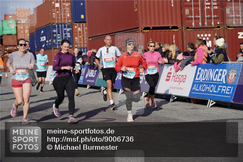 03.10.2025 - Köhlbrandbrückenlauf Michael Burmester http://msf.ph/oto/9006736 03.10.2025 10:08:38 Ziel 1430, 1451, 1489, 1506, 1508, 1525, 1555, 1566, 1567, 1739, 1755, 1858, 2449, 2731, 2734, 3123, 3128, 3189, 3261, 3369 meine-sportfotos.de