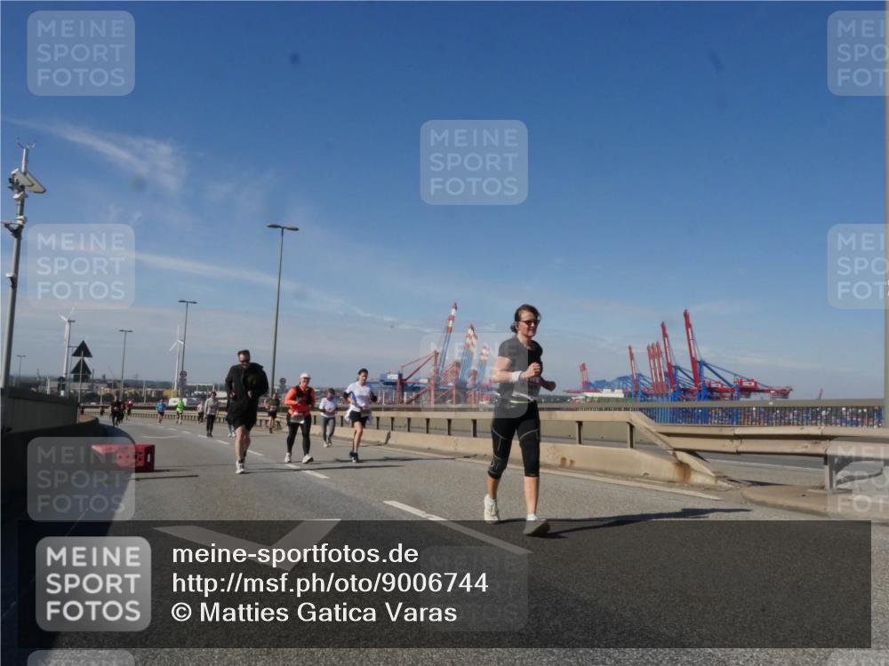 03.10.2025 - Köhlbrandbrückenlauf Matties Gatica Varas http://msf.ph/oto/9006744 03.10.2025 13:01:55 Position 2  meine-sportfotos.de