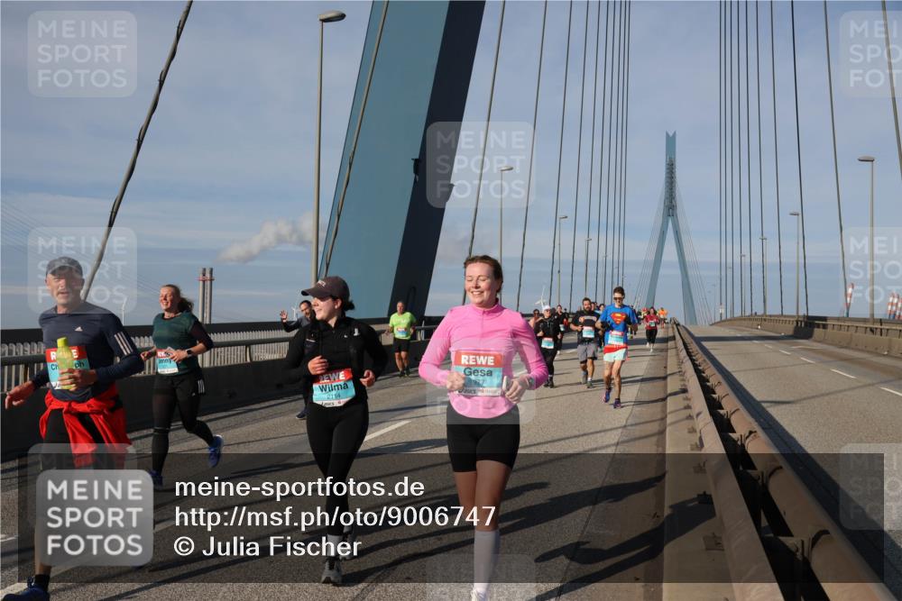 03.10.2025 - Köhlbrandbrückenlauf Julia Fischer http://msf.ph/oto/9006747 03.10.2025 09:57:10 Position 2 2114 meine-sportfotos.de