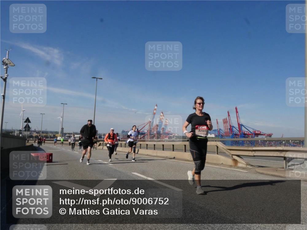 03.10.2025 - Köhlbrandbrückenlauf Matties Gatica Varas http://msf.ph/oto/9006752 03.10.2025 13:01:56 Position 2 5190 meine-sportfotos.de
