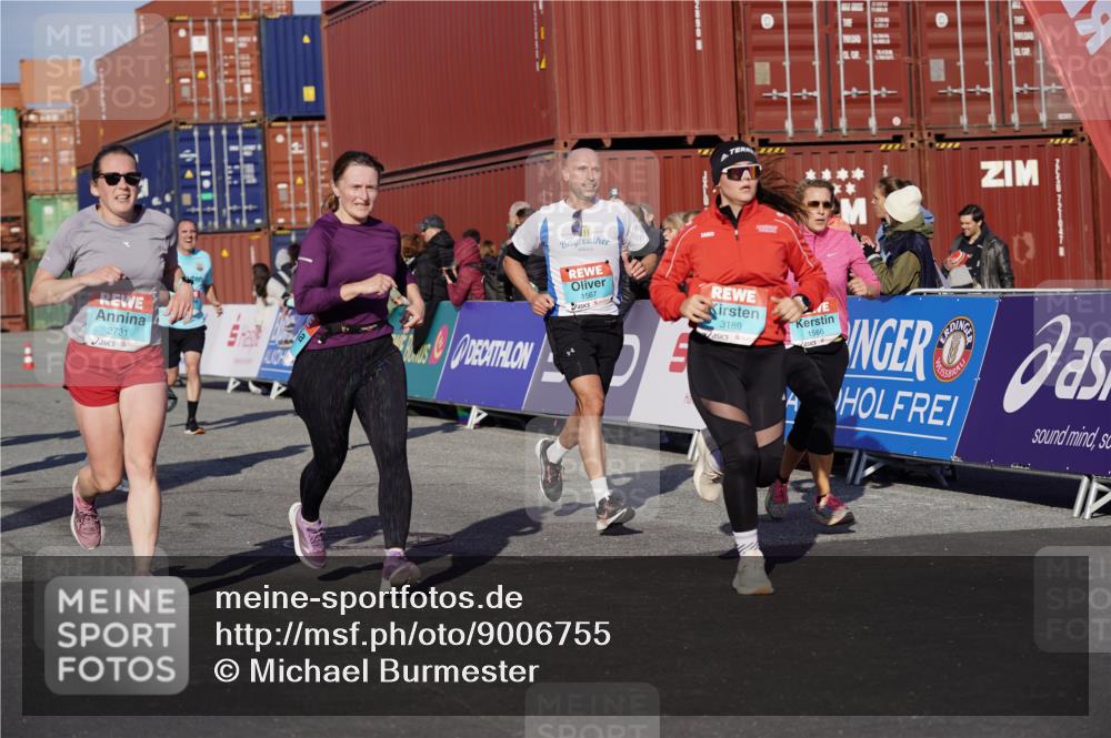 03.10.2025 - Köhlbrandbrückenlauf Michael Burmester http://msf.ph/oto/9006755 03.10.2025 10:08:39 Ziel 1430, 1451, 1506, 1525, 1555, 1566, 1567, 1739, 1755, 1858, 2449, 2731, 2734, 3128, 3189, 3261, 3369 meine-sportfotos.de