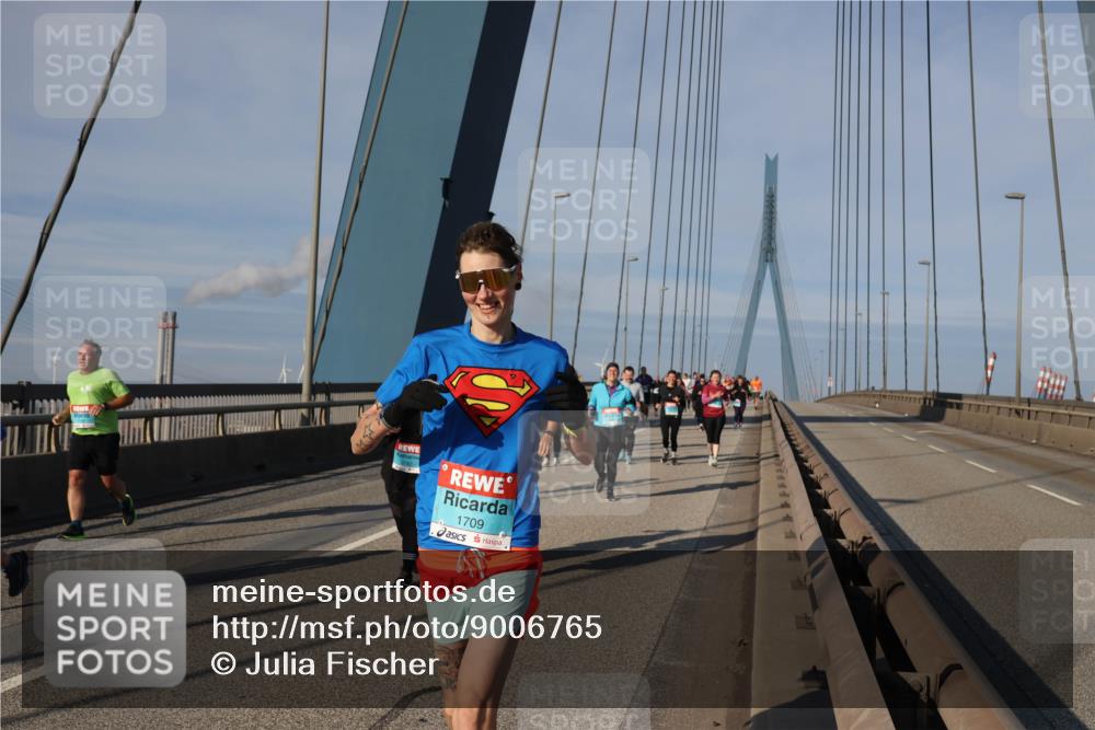 03.10.2025 - Köhlbrandbrückenlauf Julia Fischer http://msf.ph/oto/9006765 03.10.2025 09:57:15 Position 2 1709 meine-sportfotos.de
