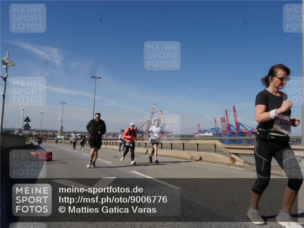 03.10.2025 - Köhlbrandbrückenlauf Matties Gatica Varas http://msf.ph/oto/9006776 03.10.2025 13:01:57 Position 2 5190 meine-sportfotos.de