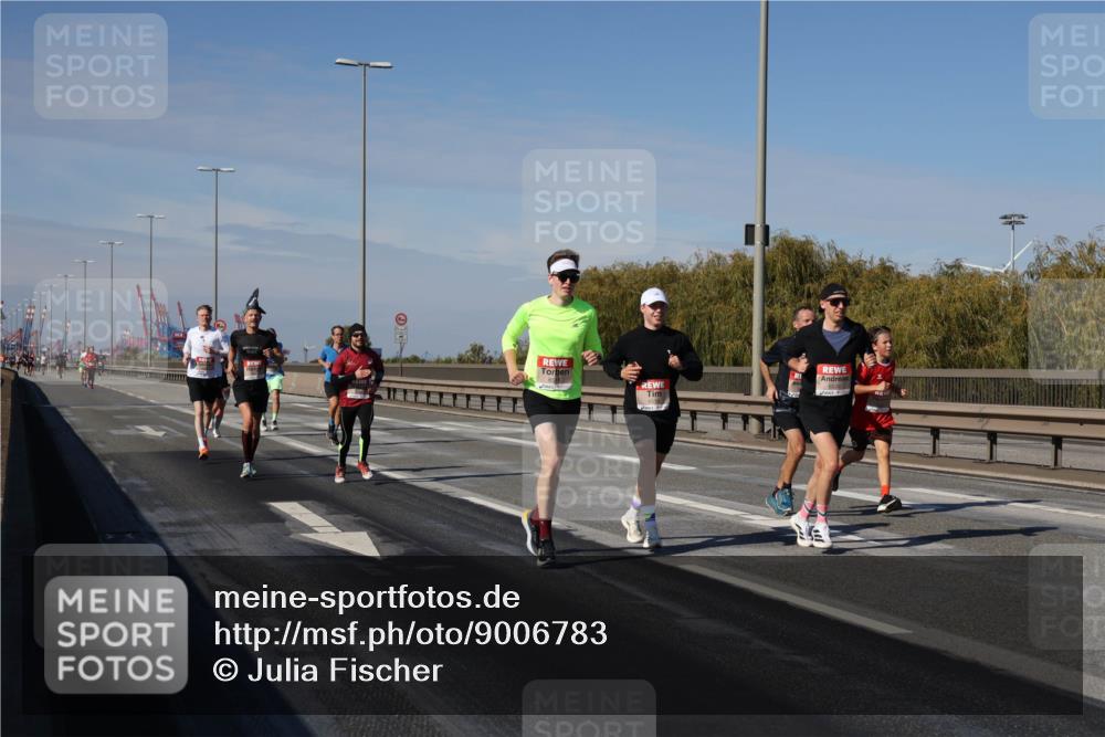 03.10.2025 - Köhlbrandbrückenlauf Julia Fischer http://msf.ph/oto/9006783 03.10.2025 12:45:03 Position 3  meine-sportfotos.de