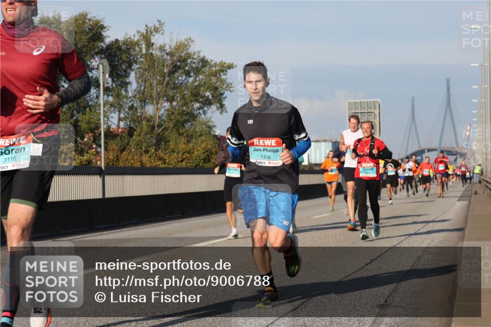 03.10.2025 - Köhlbrandbrückenlauf Luisa Fischer http://msf.ph/oto/9006788 03.10.2025 10:48:34 Position 3 6, 3118, 1316, 26 meine-sportfotos.de