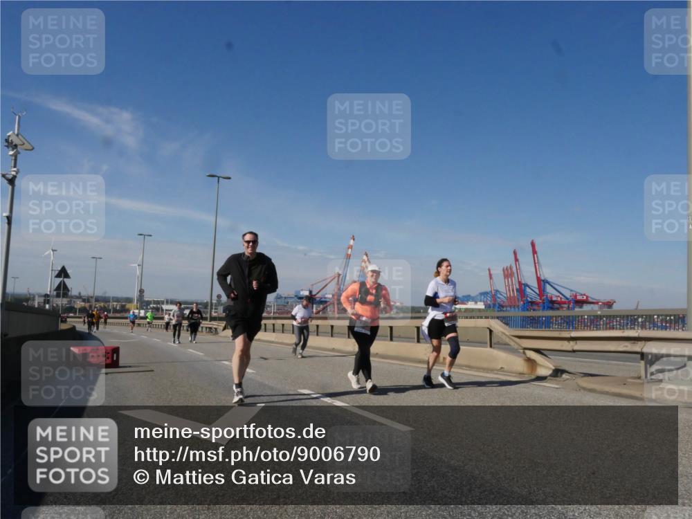 03.10.2025 - Köhlbrandbrückenlauf Matties Gatica Varas http://msf.ph/oto/9006790 03.10.2025 13:01:58 Position 2  meine-sportfotos.de