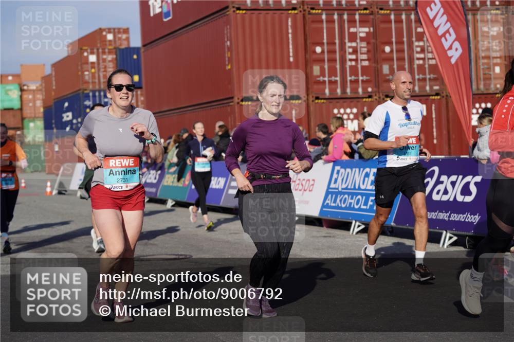 03.10.2025 - Köhlbrandbrückenlauf Michael Burmester http://msf.ph/oto/9006792 03.10.2025 10:08:40 Ziel 1430, 1451, 1506, 1525, 1555, 1566, 1567, 1858, 2449, 2731, 2734, 3128, 3189, 3261, 3369, 3380 meine-sportfotos.de