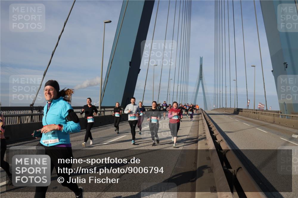 03.10.2025 - Köhlbrandbrückenlauf Julia Fischer http://msf.ph/oto/9006794 03.10.2025 09:57:18 Position 2 2304 meine-sportfotos.de