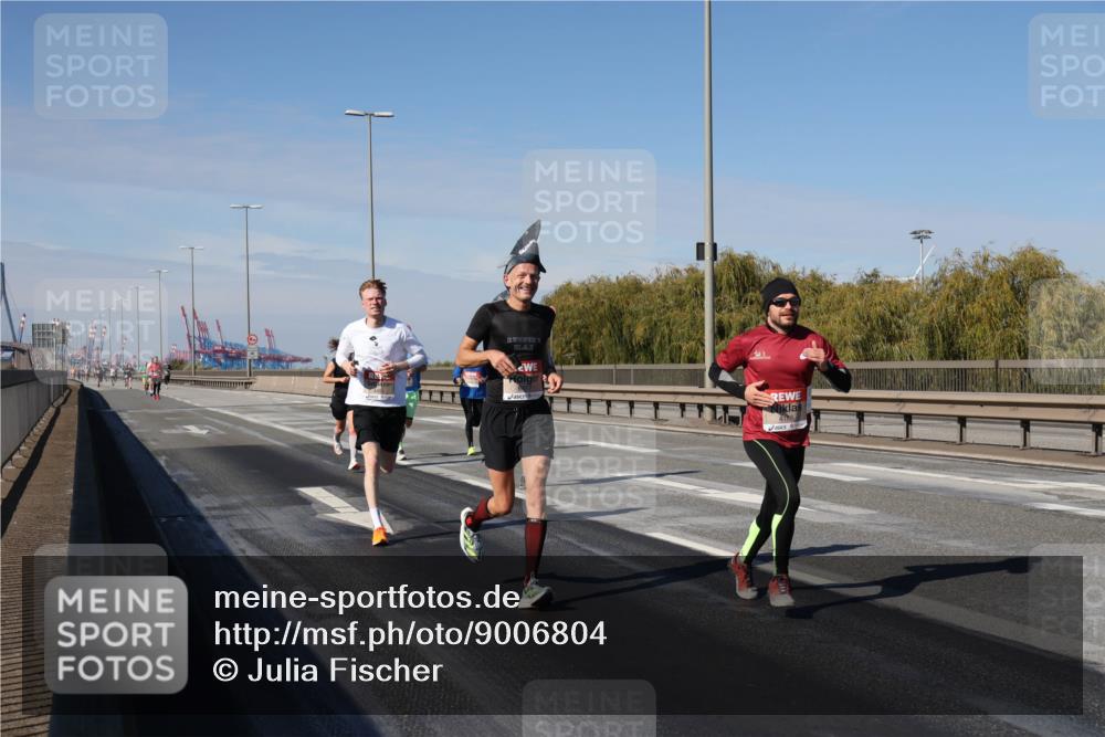 03.10.2025 - Köhlbrandbrückenlauf Julia Fischer http://msf.ph/oto/9006804 03.10.2025 12:45:06 Position 3  meine-sportfotos.de