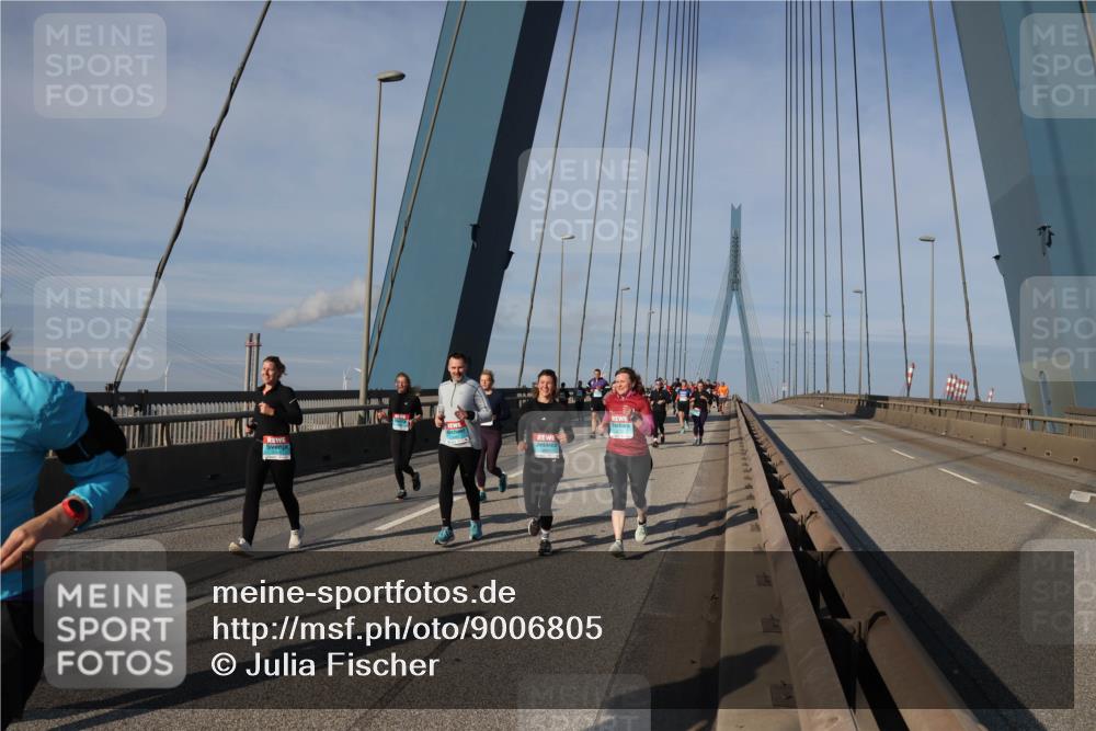 03.10.2025 - Köhlbrandbrückenlauf Julia Fischer http://msf.ph/oto/9006805 03.10.2025 09:57:19 Position 2  meine-sportfotos.de