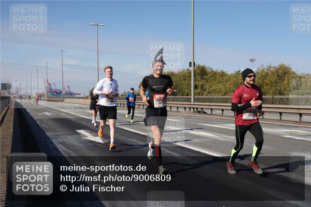 03.10.2025 - Köhlbrandbrückenlauf Julia Fischer http://msf.ph/oto/9006809 03.10.2025 12:45:06 Position 3 4491, 6417, 4186 meine-sportfotos.de