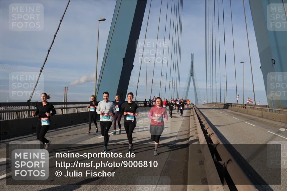 03.10.2025 - Köhlbrandbrückenlauf Julia Fischer http://msf.ph/oto/9006810 03.10.2025 09:57:19 Position 2  meine-sportfotos.de