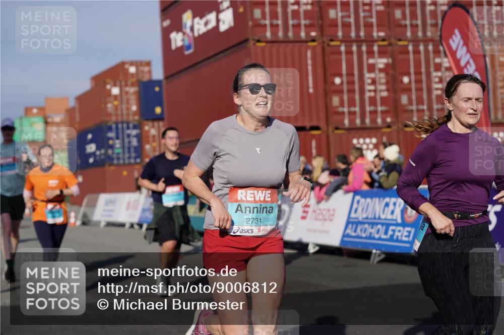 03.10.2025 - Köhlbrandbrückenlauf Michael Burmester http://msf.ph/oto/9006812 03.10.2025 10:08:40 Ziel 1430, 1451, 1506, 1525, 1555, 1566, 1567, 1858, 2449, 2731, 2734, 3128, 3189, 3261, 3369, 3380 meine-sportfotos.de