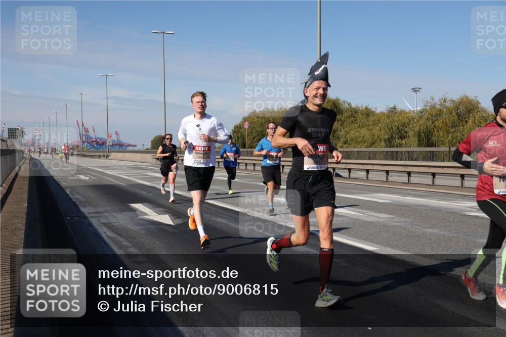 03.10.2025 - Köhlbrandbrückenlauf Julia Fischer http://msf.ph/oto/9006815 03.10.2025 12:45:06 Position 3  meine-sportfotos.de