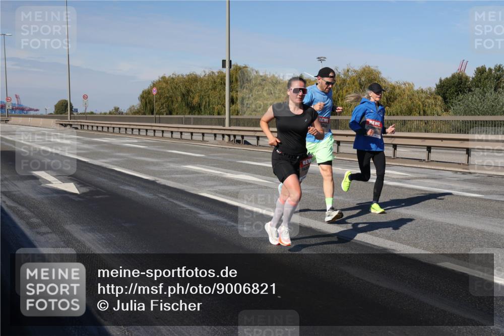 03.10.2025 - Köhlbrandbrückenlauf Julia Fischer http://msf.ph/oto/9006821 03.10.2025 12:45:09 Position 3  meine-sportfotos.de