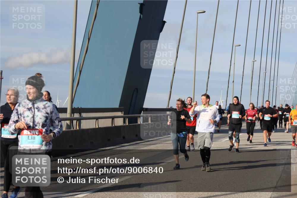 03.10.2025 - Köhlbrandbrückenlauf Julia Fischer http://msf.ph/oto/9006840 03.10.2025 09:57:29 Position 2 210, 1697 meine-sportfotos.de